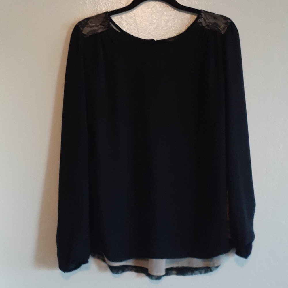 Lace Blouse - Picture 2 of 6